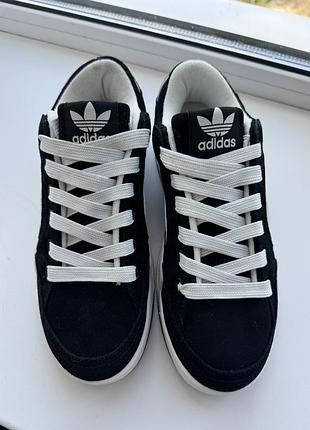 Кросівки-кеди жіночі adidas