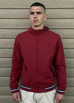 Чоловіча куртка вітровка бомбер fred perry hooded brentham j1518 бордова m