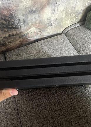 Продам playstation 4 pro 3