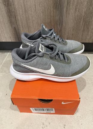Кросівки nike жіночі