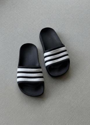 Шльопанці adidas на ніжку 19 см