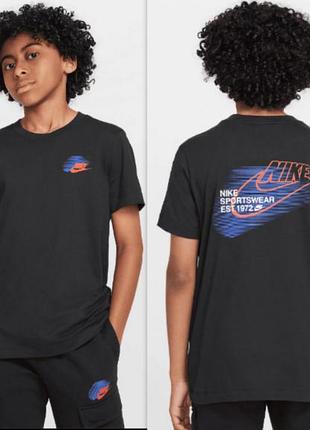 Суперова футболка nike graphic tee