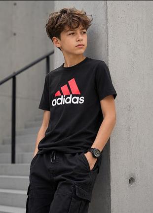 Суперова футболка adidas