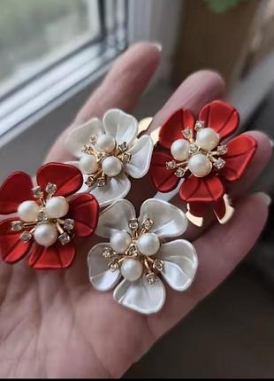 Запонки красного цвета,новые