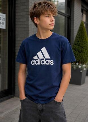 Суперова футболка adidas