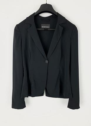 Жіночий однотонний приталений блейзер на один ґудзик emporio armani розмір 44 / s