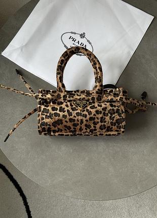 Сумка prada bonnie mini printed leather handbag honey