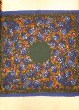 Гарний великий хустку