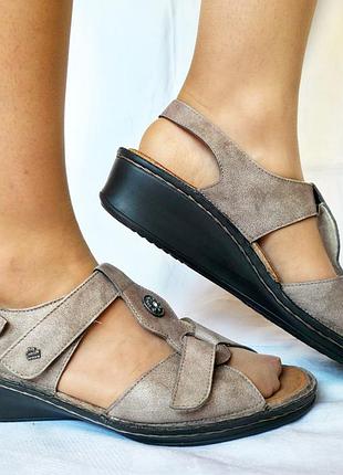1029. босоніжки, сандалії шкіряні finn comfort 41-41,5 р.
