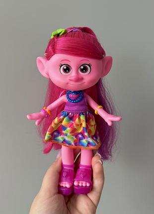 Лялька mattel trolls together queen poppy троллі трояндочка
