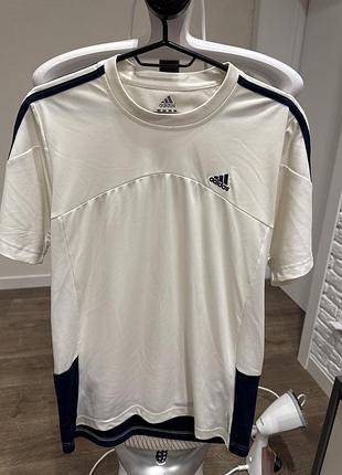Спортивна футболка adidas