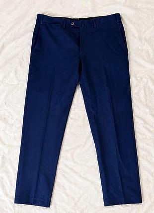 Класичні брюки глибокого королівського синього (royal blue) кольору.