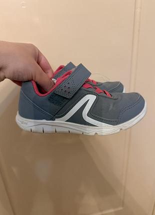 Кросівки decathlon 28