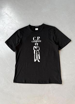 Cp футболка крупный логотип черная