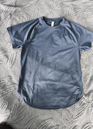 Футболка under armour
