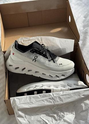 Cloudtilt black ivory 📦 39