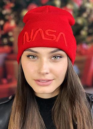 Женская шапка красная 56-59 наса для стильного гардероба