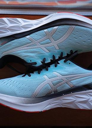 Беговые кроссовки asics novablast 2 оригинал р.46 стан идеален