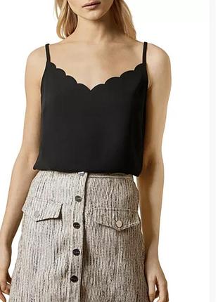 Топ ted baker с фестончающим вырезом