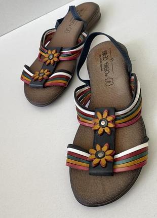 Босоножки кожаные 38 размера (24 см)