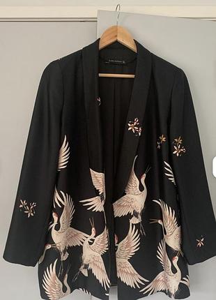Піджак zara у новому стані на s-m
