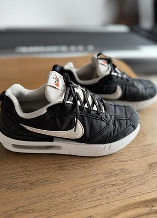 Nike кросівки