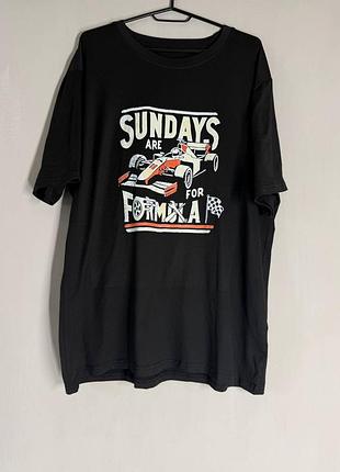 Чоловіча чорна футболка з принтом "sundays are for formula 1" в ідеальному стані