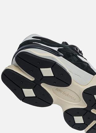 Balance 9060 black white 3