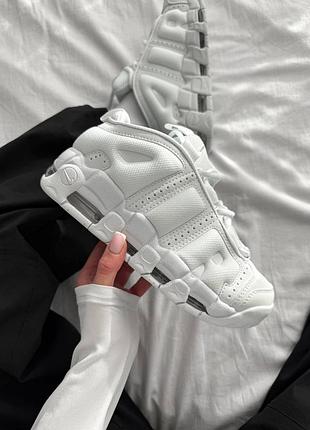 Стильные женские кроссовки nike air more uptempo low white