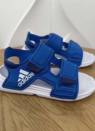 Оригінальні дитячі сандалі adidas