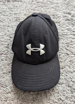 Бейсболка under armour, состояние идеальное, не растянутое, на малую голову size. s/m