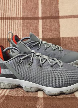 Чоловічі баскетбольні кросівки nike lebron 14