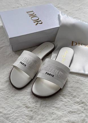 Шльопанці dior