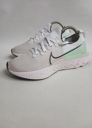Кроссовки nike