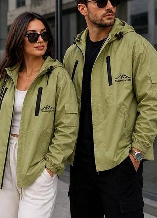 Новые куртки ветровки фисташка,водонепроницаемые,размер l/xl