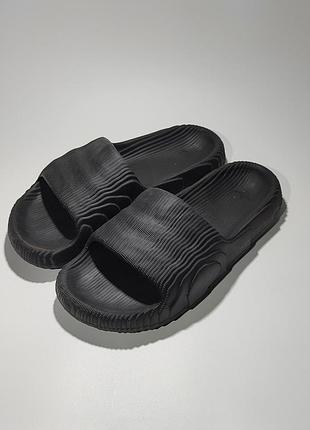 Тапочки адидас адилет 42(26) идеал adidas