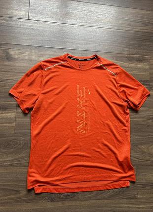 Чоловіча спортивна футболка nike running