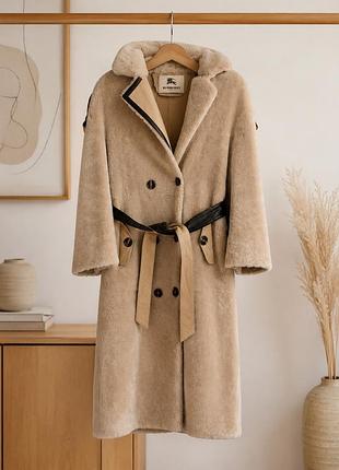 Довге пальто-дублянка від бренду burberry