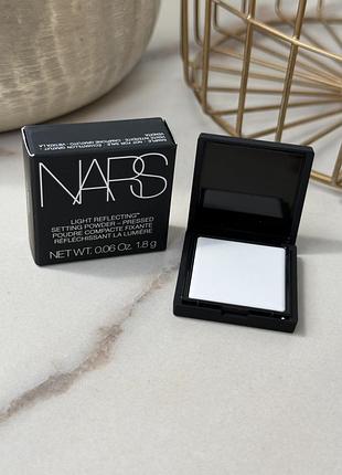 Фінішна пудра хайлайтер nars light reflecting setting powder translucent crystal