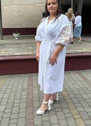 Сукня з льону на запах