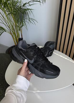 Кросівки жіночі nike v2k run розпродаж!