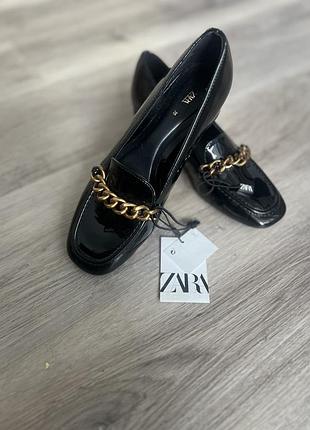 Туфлі від zara лаковані з нової колекції 35 розмір