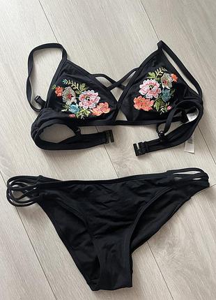 Купальник з вишивкою primark