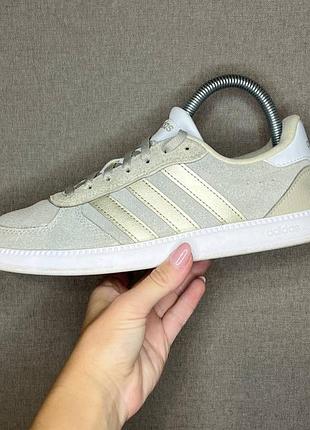 Кросівки adidas 38 р