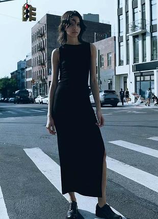 Класна чорна  трикотажна  сукня з віскози zara
