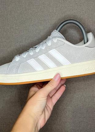 Кросівки adidas 40 р