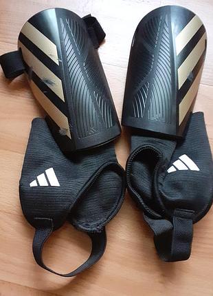 Футбольные щитки детские adidas 122-140