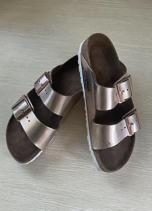 Жіночі шкіряні шльопанці birkenstock германія.
