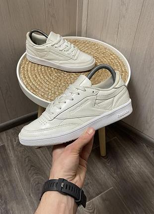 Жіночі кросівки reebok 37р.