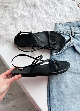 Шкіряні босоніжки сандалі дорогий бренд ancient greek sandals модель alethea